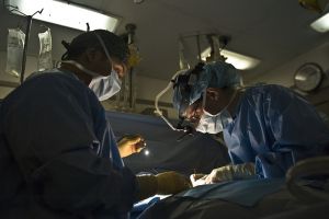 Operaţia de hemoroizi – care sunt avantajele acesteia?