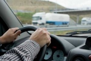 Bărbat din Atid, prins fără permis la volanul unei maşini neînmatriculate