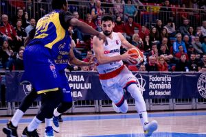 Orădenii pot vota baschetbaliştii de la CSM în 