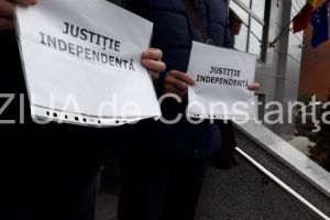 Protest al magistratilor la Constanta, in semn de solidaritate cu cei de la Bruxelles