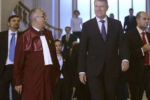 Augustin Zegrean îi spulberă speranţele lui Iohannis. Ambele teme obligă la schimbarea Constituţiei