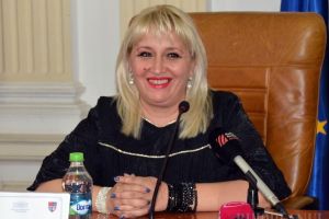 Colaborare... cu uşile închise: Şefa Ariilor Protejate spune că vrea parteneriate cu ecologiştii, dar nici măcar nu-i invită la discuţii