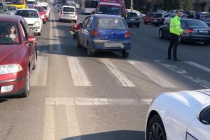 Accident rutier pe bulevardul Aurel Vlaicu din municipiul Constanta. Un pieton a fost lovit de o masina pe trecere