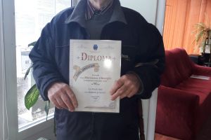 23 de vârstnici au fost premiaţi la intrarea în ”Clubul Nonagenarilor”