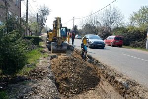 Circulaţi cu atenţie! Lucrările de modernizare îngreunează traficul pe strada Calea Bihorului (FOTO / VIDEO)