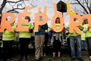 Scandal la Casa Albă. Sute de protestatari au cerut informaţiile din raportul Mueller