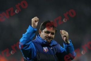 Sărbătoare în fotbalul românesc. „La mulţi ani!” Marius Lăcătuş