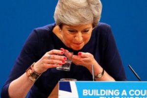 Theresa May poate răsufla uşurată. Salvarea vine din partea lui Donald Tusk. Cu cât s-ar putea prelungi Brexit-ul