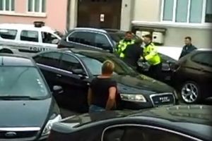 VIDEO EXCLUSIV. A apărut încă un filmuleţ în cazul „Benedek Imre versus poliţişti”. Cine pe cine agresează de fapt?