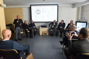 Doctori din zece ţări îşi împărtăşesc experienţa în chirurgia endovasculară cu ...