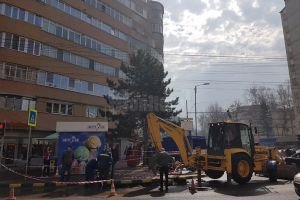 Conducta de apă potabilă care alimentează George Enescu a plesnit a doua oară, în acelaşi loc