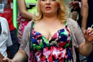 Viorica a răbufnit când a văzut că este victima unei escrocherii pe internet. „Nu am nicio legatură cu această femeie”