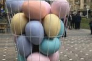 Centrul Timişoarei e de azi mai colorat! S-a deschis Târgul de Paşte, în acorduri de fanfară [FOTO]