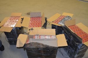 Aproape 8.000 de pachete de ţigări capturate, în noaptea de joi spre vineri, la Straja