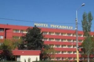 Drumul dintre PICCADILLY şi Cogealac sau cum am ratat şansa să fiu profesor de ţară. Reporter de Cursă lungă