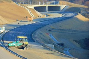 România negociază cu chinezii să ne facă autostrada Braşov – Ploieşti