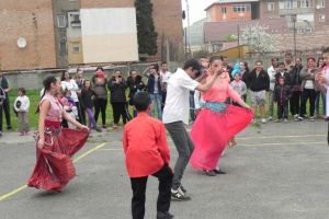 În 8 aprilie, la Sebeş, Ziua Internaţională a Romilor va fi marcată printr-un spectacol susţinut de elevi