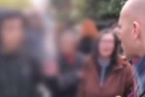 Un băiat din Italia, vedetă pe Internet după ce i-a înfruntat pe rasişti