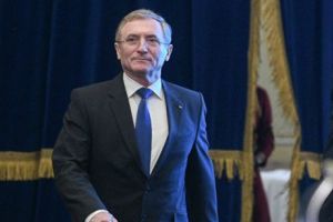 Deputatul PMP, Robert Turcescu ii cere procurorului general, Augustin Lazar sa se plece!