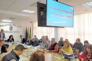 Slobozia: 800.000 lei de la buget pentru AFC Unirea 04 Slobozia şi Asociaţia Handbal Club Municipal