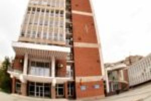 Popa demolează platforma din faţa Consiliului Judeţean! 10 milioane de euro pentru noul centru al Reşiţei!