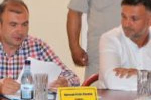 Primarul şi viceprimarul Caransebeşului, pe drumuri diferite! „Noi suntem tot ăia, mai puţin dânsul!”