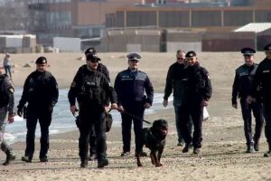 Peste o sută de kilograme de droguri, găsite în Marea Neagră şi pe plajă