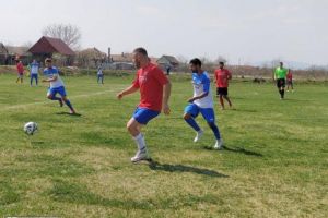 FOTO: Olimpia Aiud acuză arbitrajul după remiza de la Mihalţ | CS Zlatna, prima victorie în retur, la Galtiu | Olimpia Aiud cu “lanterna roşie”
