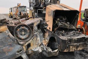 Accident urmat de incendiu, pe A2: Un şofer beat criţă a intrat cu maşina în utilajele CNAIR şi a fugit (VIDEO)