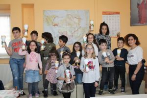 Atelier de creatie organizat de biserica Armeana din Constanta cu ocazia Bunei Vestiri (galerie foto)