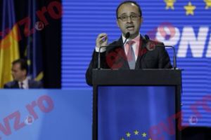 Buşoi vine cu precizări. Ce au făcut invitaţii în avionul spre Bruxelles: „Îmi cer scuze însă că s-a scandat Letiţia”