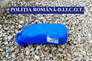 Un nou pachet suspect ca ar contine un drog periculos, gasit pe plaja de la Eforie Sud. Ce mesaj au transmis politistii