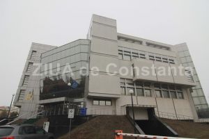 Dosarul in care un barbat din Constanta a fost condamnat pentru ultraj se rejudeca. Un politist a fost muscat