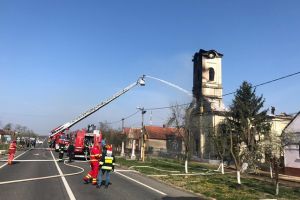 ÎPS Ioan, la biserica cuprinsă de flăcări de la Șuştra: Nădăjduim ca de Paşti să putem sluji în biserică