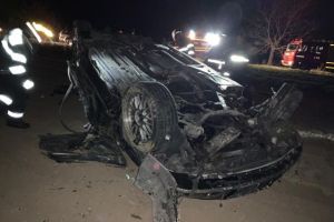 Maşină răsturnată azi-noapte între Vulcan şi Cristian
