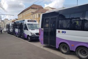Două minibuze şcolare au trasee mai lungi, din Ronaţ şi Plopi