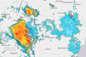 Cod portocaliu de furtuni inclusiv în Timişoara. Prăpăd în mai multe localităţi din Timiş