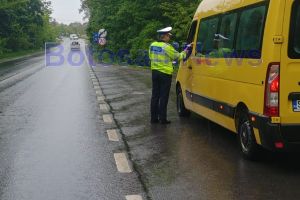 Sute de maşini verificate de poliţiştii rutieri botoşăneni, timp de o săptămână. Au aplicat aproape 150 de sancţiuni