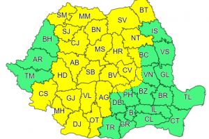 METEO: Cod Galben, începând cu ora 12:00. Cantităţi de apă însemnate