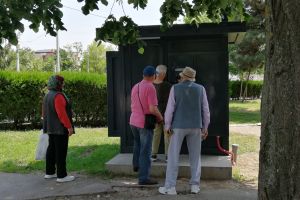 Toaletele roşu-maroniu ale PSD-ului. Pui capacul şi tragi apa!