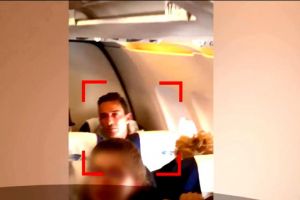 Primele imagini cu Radu Mazăre în avionul care îl aduce în România. ATERIZAREA E PROGRAMATA PUTIN DUPA ORA 20.00