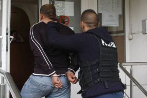 Bărbat dat în urmărire şi condamnat la închisoare, prins la Vama Petea