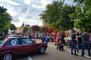FOTO&LIVE. Spectacol în centrul Sătmarului. Maşinile retro au făcut senzaţie