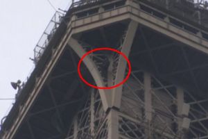 LIVE VIDEO Alertă în Franţa – Turnul Eiffel, evacuat de urgenţă