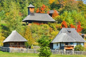Hram şi expoziţie la Muzeul Satului Vâlcean