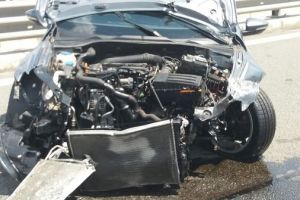 Un camion şi două autoturisme implicate într-un accident. Un bărbat din Botoşani a fost rănit