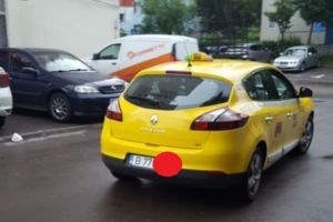 Taximetrist, UMILIT de un cetăţean. S-a întâmplat pe străzile Capitalei. Ce „bacşiş” i-a lăsat clienta?!
