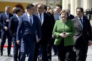 Angela Merkel a băgat şi migranţii, şi scepticismul în Europa