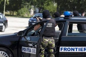 Nepalezi prinşi în timp ce încercau să treacă ilegal graniţa din România în Serbia