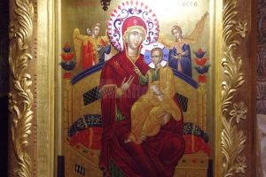 Să încercăm să nu întârziem la slujbă